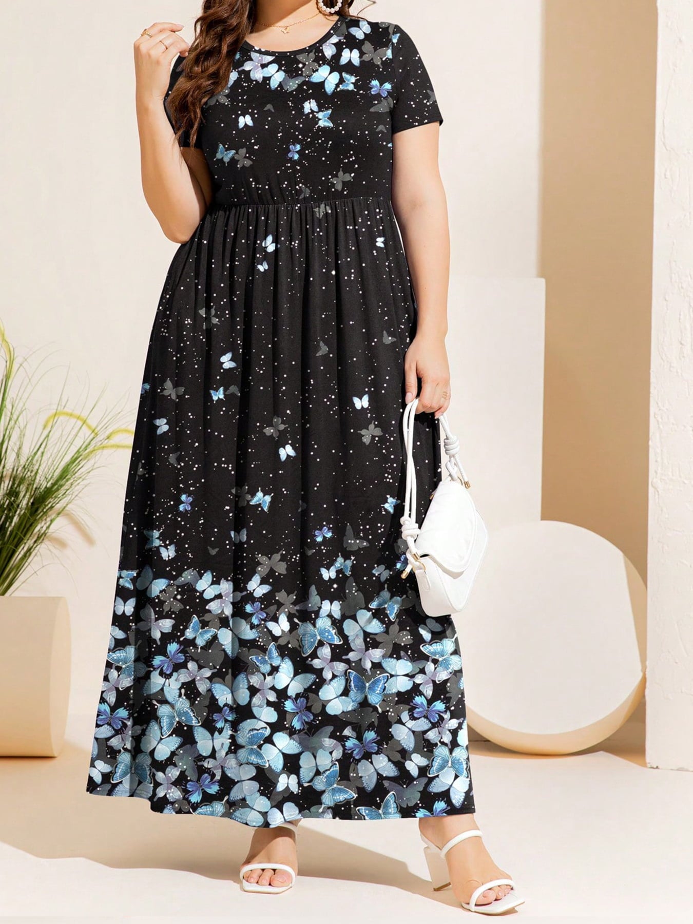 Plus Size Printed Round Neck Short Sleeve Maxi Dress Eromxe