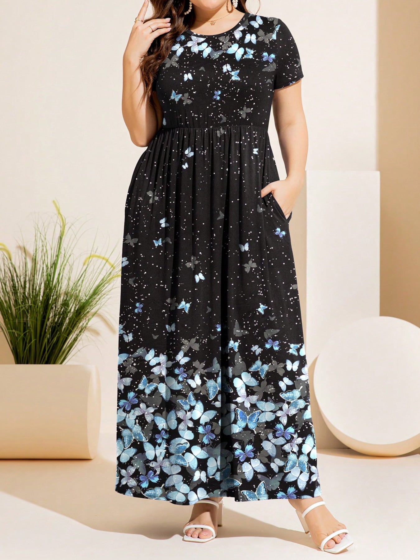 Plus Size Printed Round Neck Short Sleeve Maxi Dress Eromxe